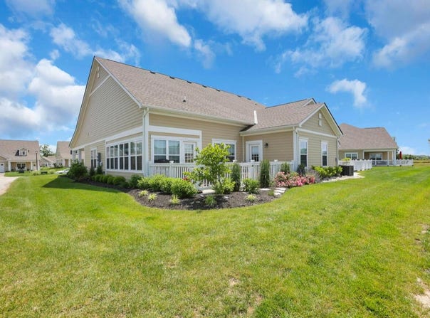 614 Newport Lane, Hebron, OH 43025