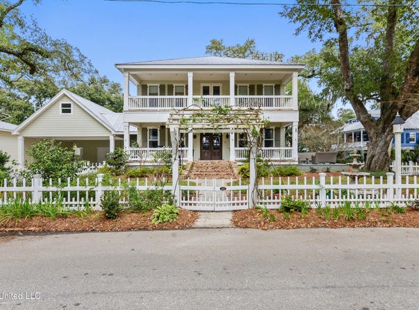107 Ballentine Street, Bay Saint Louis, MS 39520