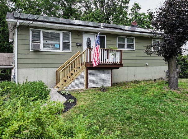 16-18 Claremont Court, Middletown, NY 10940