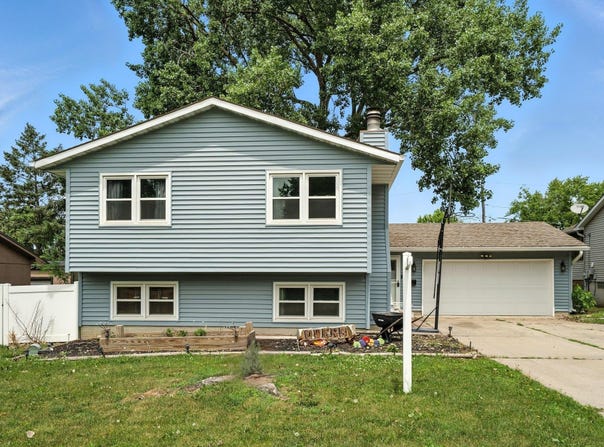 1155 Leona Avenue, Waterloo, IA 50702