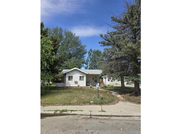 750 Kansas Ave, Lovell, WY 82431