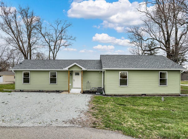 2264 Walnut Street W, Greenfield, IN 46140