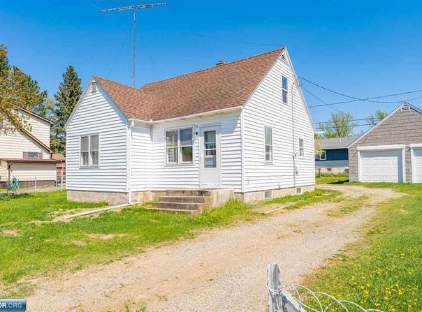 34 2nd Ave, Soudan, MN 55782