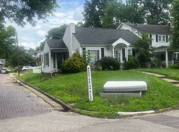 1502 Washington Blvd., Huntington, WV 25701