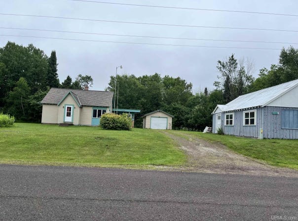 28293 East Branch, Mass City, MI 49948