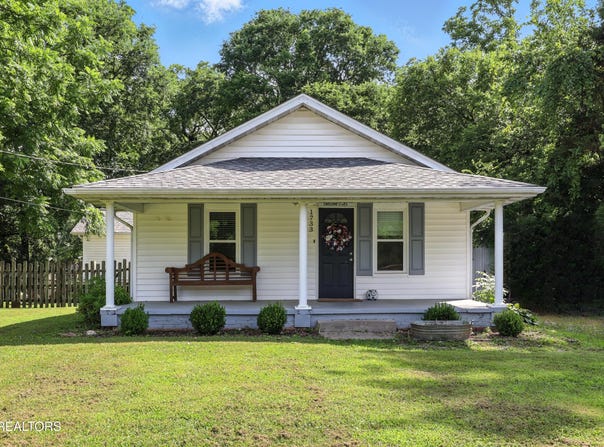 1733 Forster St, Maryville, TN 37803