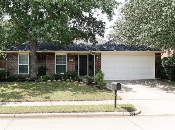 2519 Meadowview Drive, Corinth, TX 76210