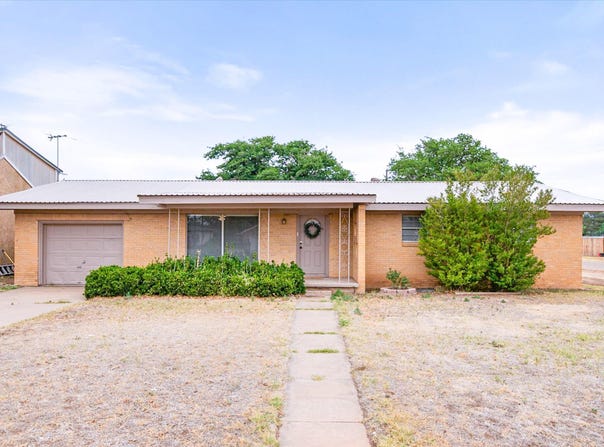 1202 Green Avenue, Wilson, TX 79381