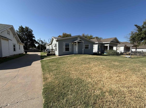 1607/1609 E Maine St, Enid, OK 73701