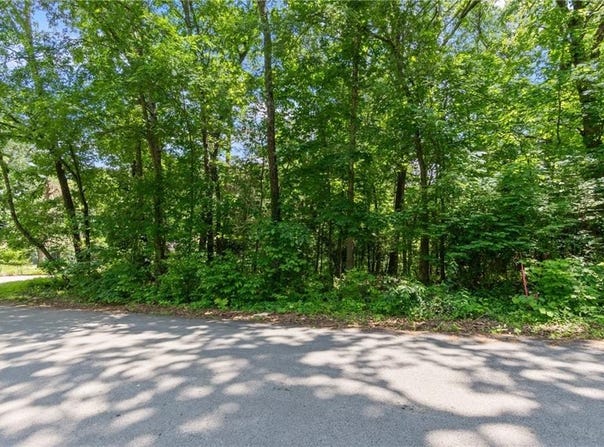 Grisham  DR, Bella Vista, AR 72714