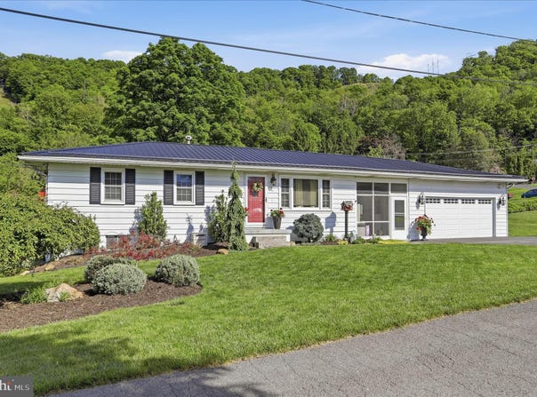 46 OHIO Street, RIDGELEY, WV 26753