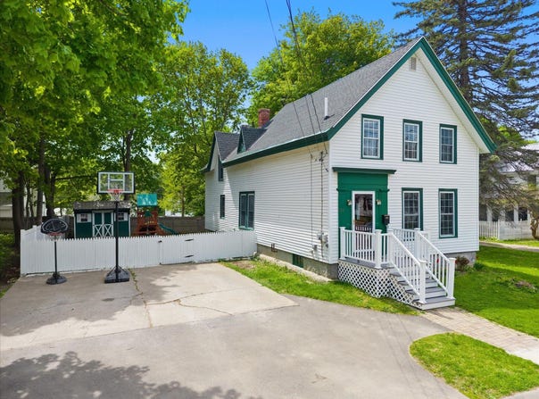 33 Jefferson Street, Bangor, ME 04401