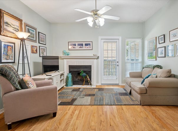 1601 Marsh Lane, Carrollton, TX 75006