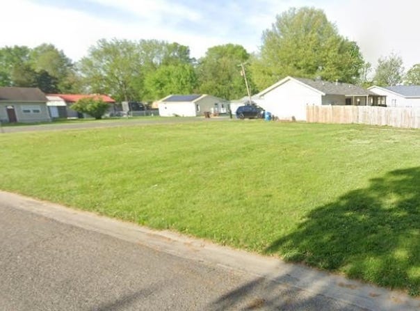 1601 W ELM Street, Taylorville, IL 62568