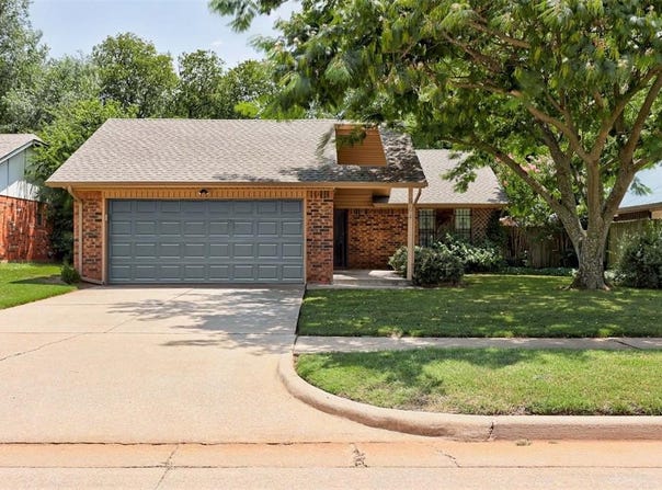 904 David Road, Moore, OK 73160