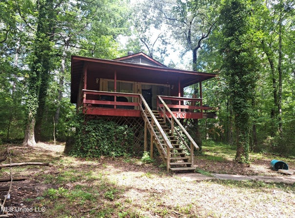 105 Friar Tuck Drive, Brandon, MS 39042