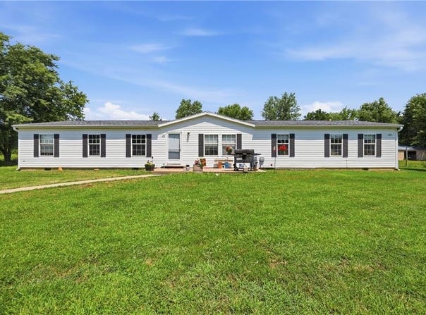 31 SW 600th Road, Warrensburg, MO 64093