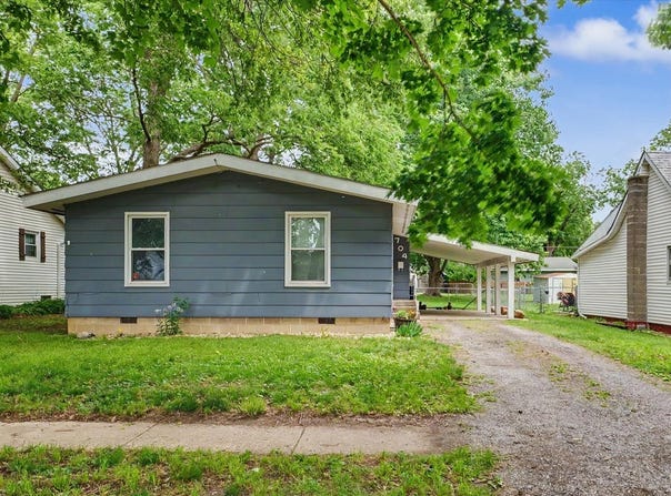 704 E Lincoln Street, Monticello, IL 61856