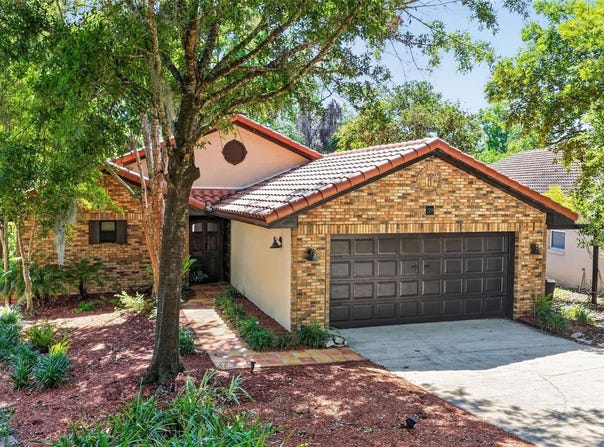 39 FOREST LANE, EUSTIS, FL 32726