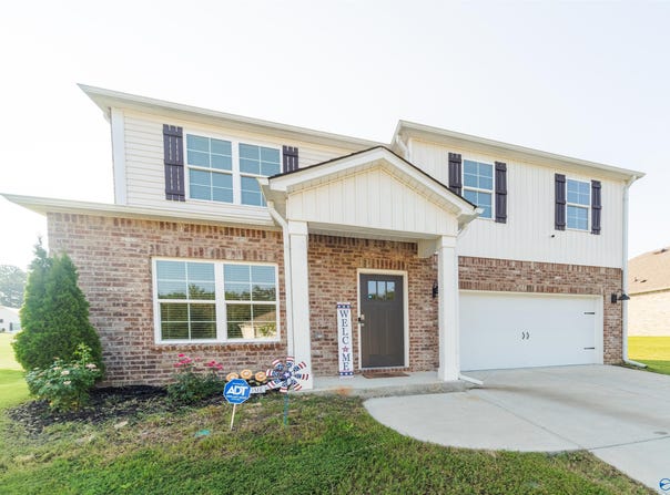2275 Cypress Bend Circle, Hokes Bluff, AL 35903