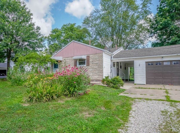 5937 Brinker Street SW, Navarre, OH 44662