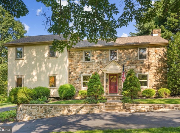 3130 SEISHOLTZVILLE ROAD, MACUNGIE, PA 18062