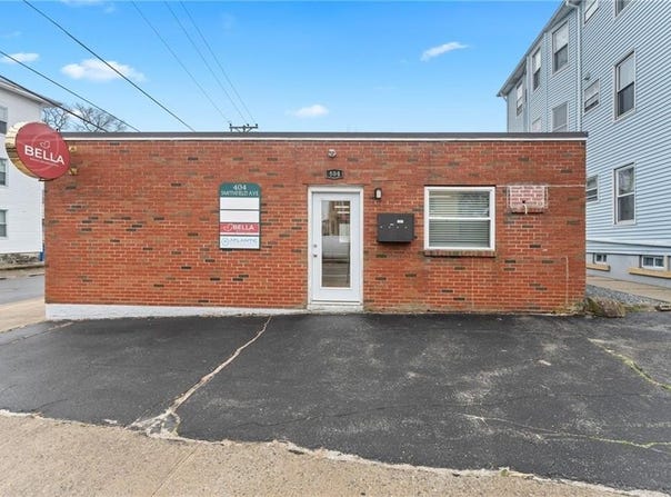 404 Smithfield Avenue, Pawtucket, RI 02860