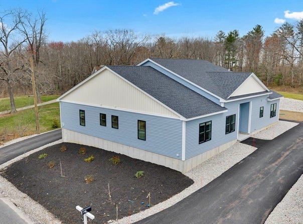 7 B L Stevens Rd, Charlton, MA 01507