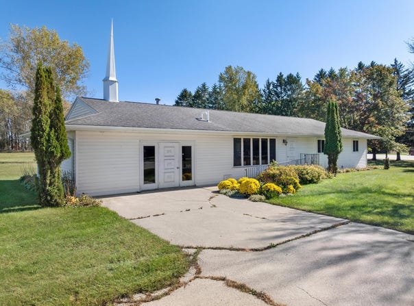 2101 Johnston Dr, Manitowoc, WI 54220