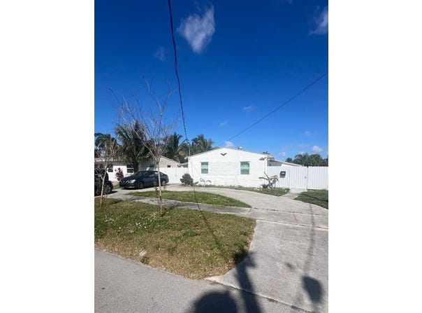2615 Liberty St, Hollywood, FL 33020