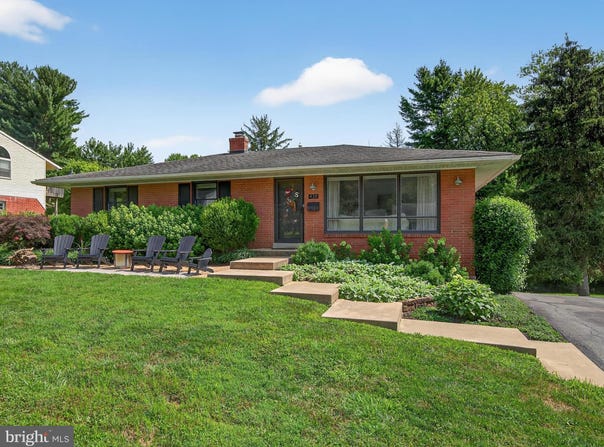 410 SPRING DRIVE, MILLERSVILLE, PA 17551
