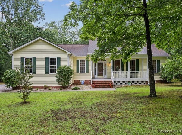 3  Point Cove Ln, Hardyville, VA 23070