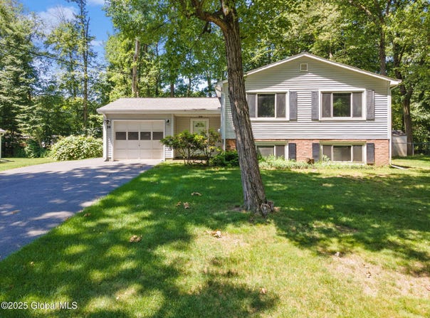 26 Grissom Drive, Clifton Park, NY 12065