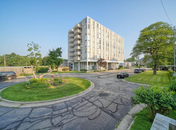 715 W Michigan Avenue, Jackson, MI 49201