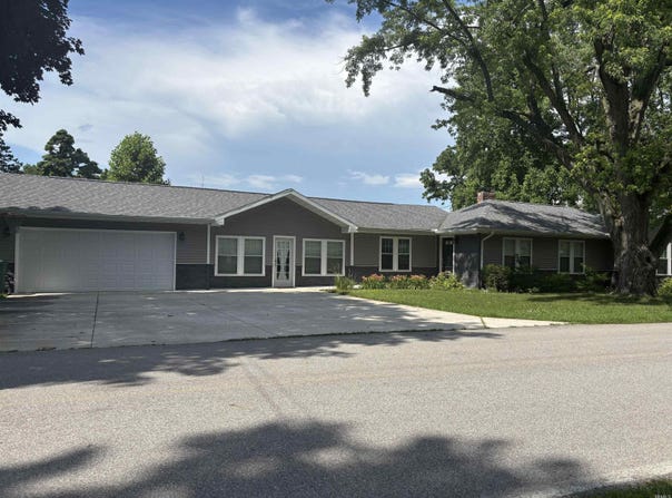 10484 Pretty Lake Trail, Plymouth, IN 46563