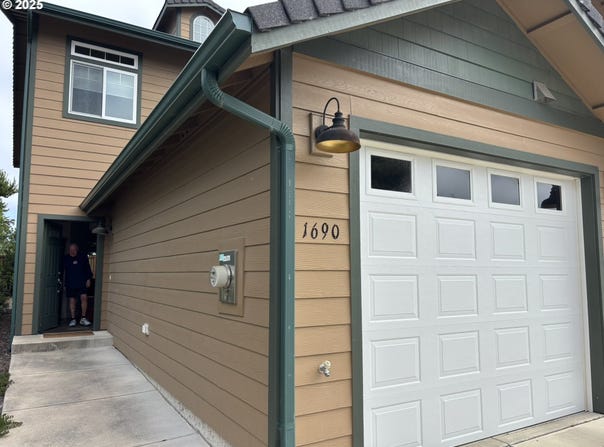 1690 32ND ST, Florence, OR 97439