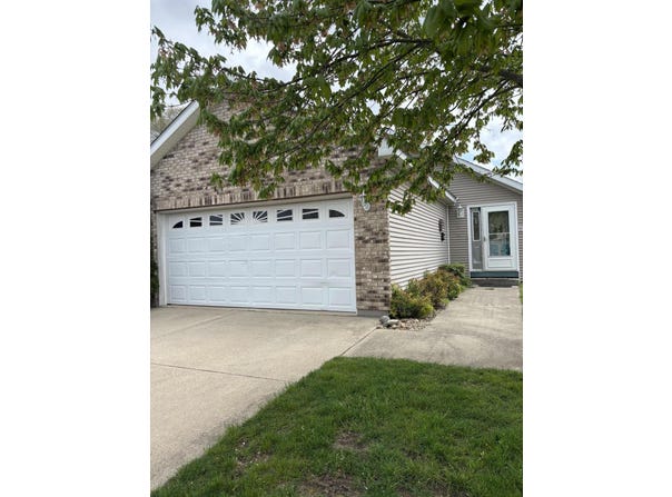 313 Carnation Avenue NE, DeMotte, IN 46310