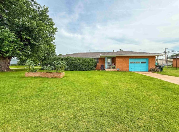 209 E Ruble Ave, Taloga, OK 73667