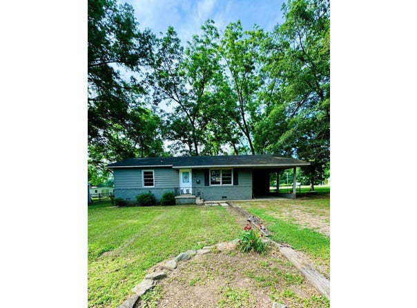110 NW 9 TH St, Fayette, AL 35555