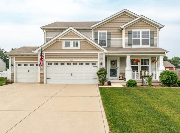 219 Golden Drive, Chesterton, IN 46304