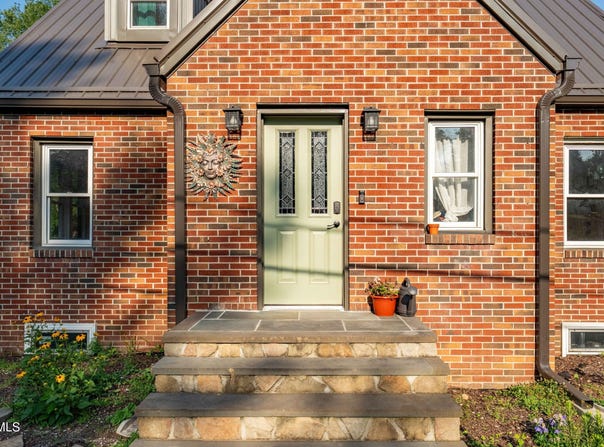 461 South Shady Avenue, Damascus, VA 24236