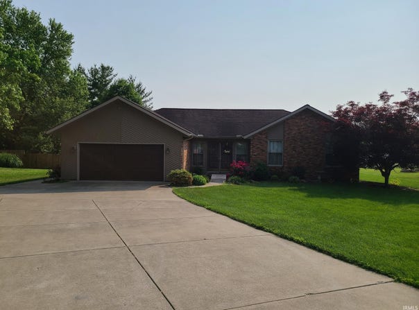 3491 E Warren Circle Street, Vincennes, IN 47591