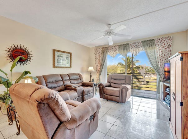 2951 NW 46th Avenue, Lauderdale Lakes, FL 33313