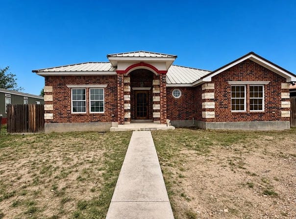 3548 Sauz Dr., Eagle Pass, TX 78852