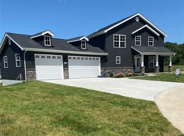 685 Fox Creek Drive, Fenton, MO 63026
