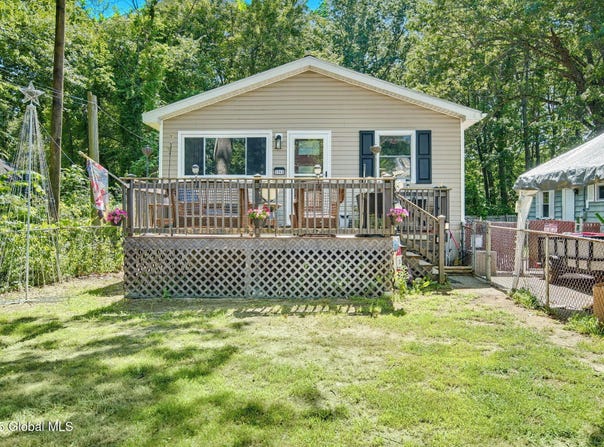 3342 McDonald Avenue, Schenectady, NY 12304