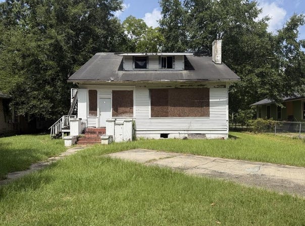 712 N 1st Ave, LAUREL, MS 39440