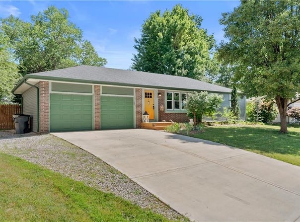 1101 W Ashbury Street, Olathe, KS 66061