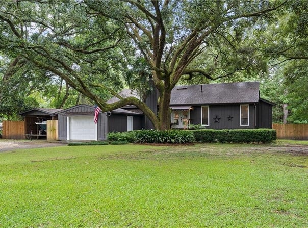 4955 Cole Drive W, Mobile, AL 36619