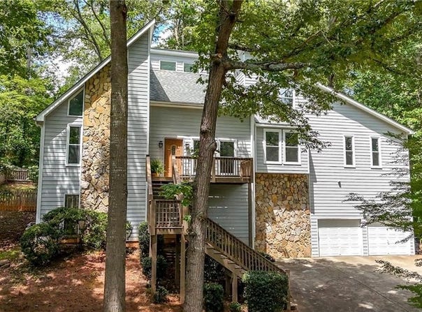 569 Farmbrook Trail NE, Kennesaw, GA 30144